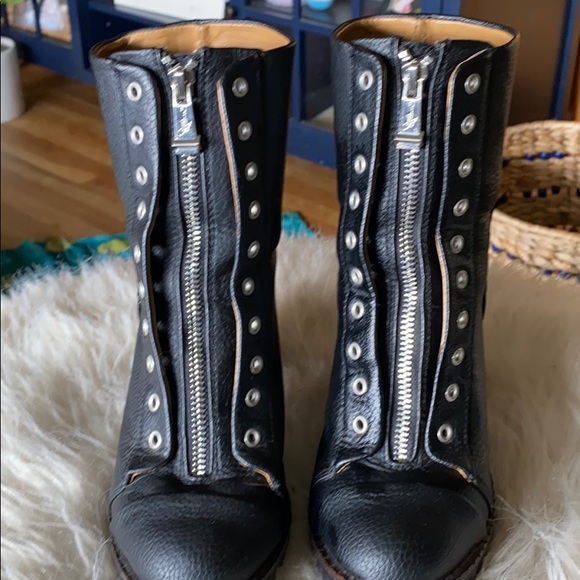 Shoes - Picture 3 of 7